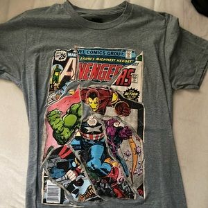 Unisex small marvel comics shirt